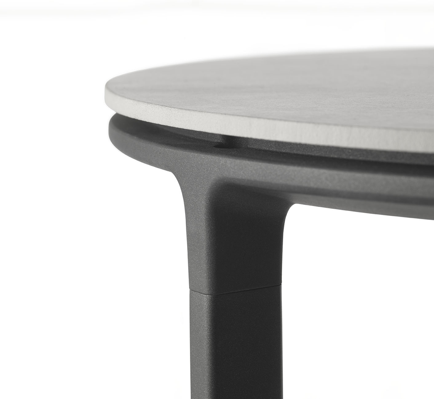 Vipp421-side-table-close-up