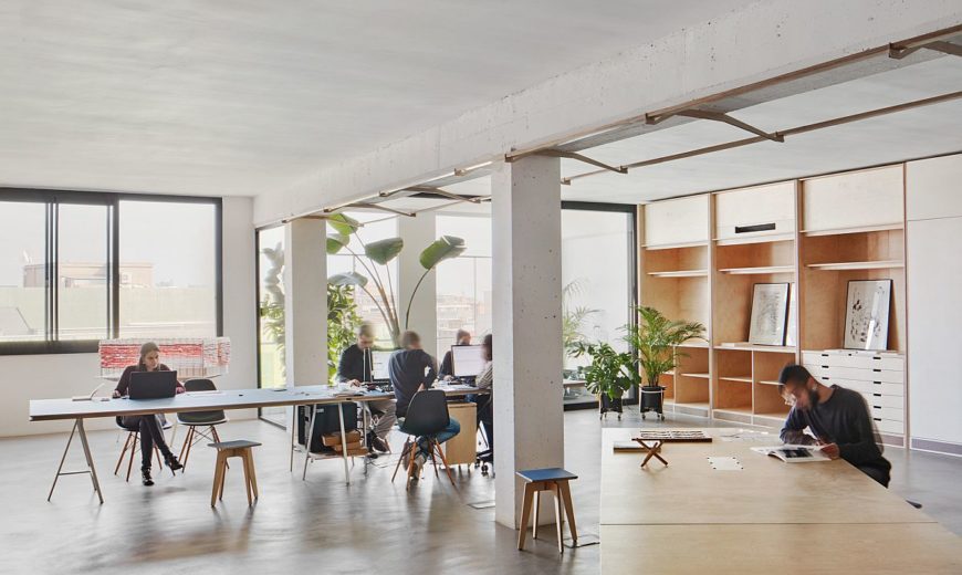 This Adaptable and Versatile Office Finds Space inside a Barcelona Warehouse!