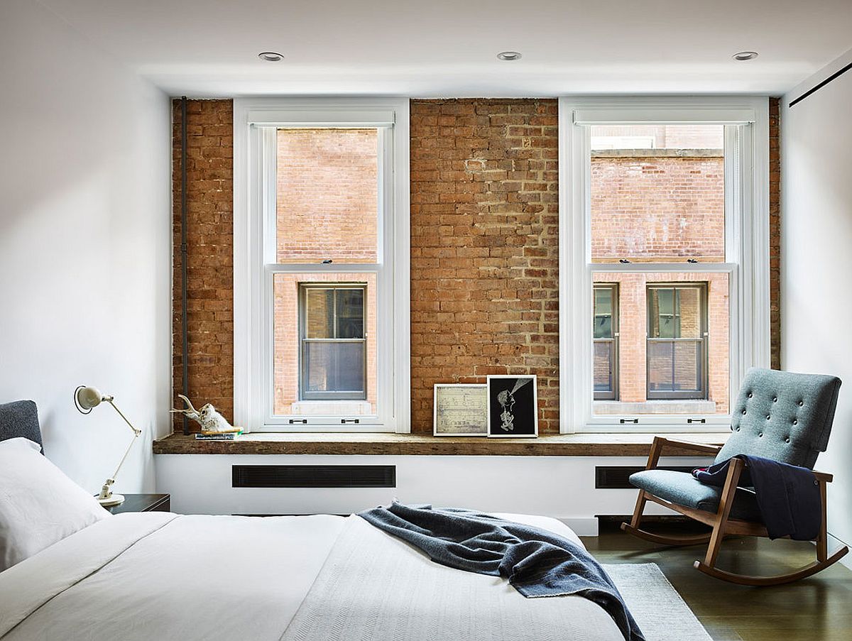 Window bench of the bedroom with built-in storage