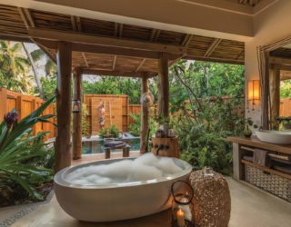 Epitome of Luxury: 30 Refreshing Outdoor Showers