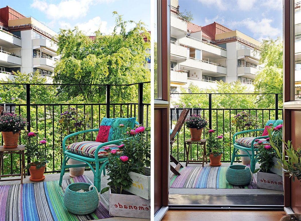 A tiny city balcony with flamboyant mint decor pieces