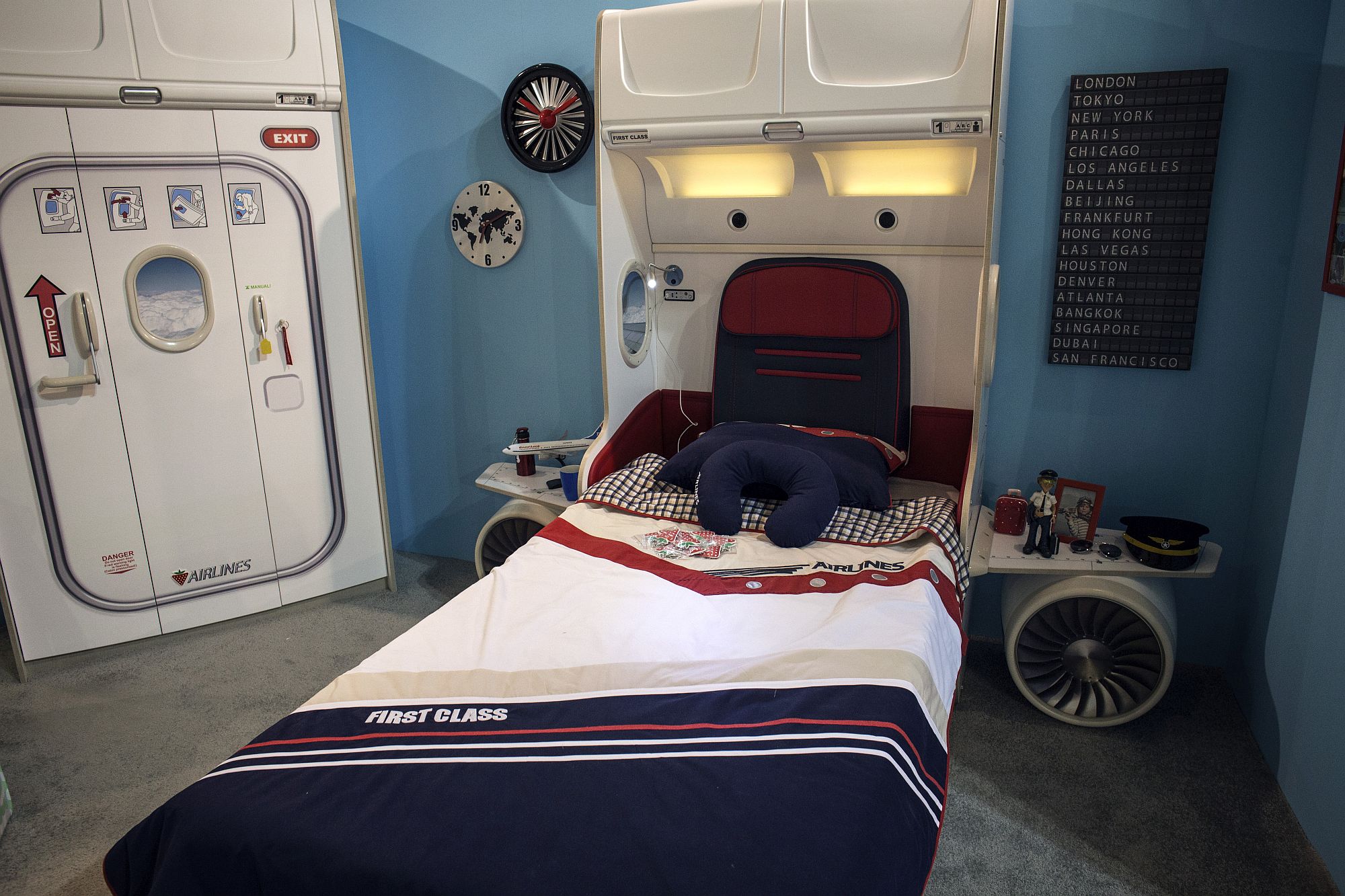 Aeroplane-themed-kids-bedroom-furniture