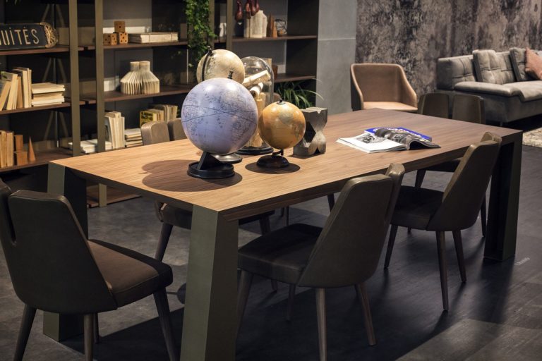 Modern Collection Display From Vases to Wall Clocks: 25 Ways to Fashion a Curated Collection Display