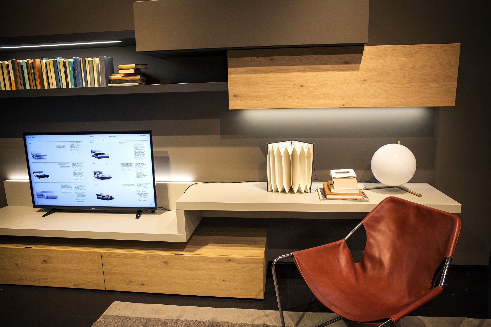 Comfy-chair-turns-the-floating-shelf-into-an-ergonomic-workstation