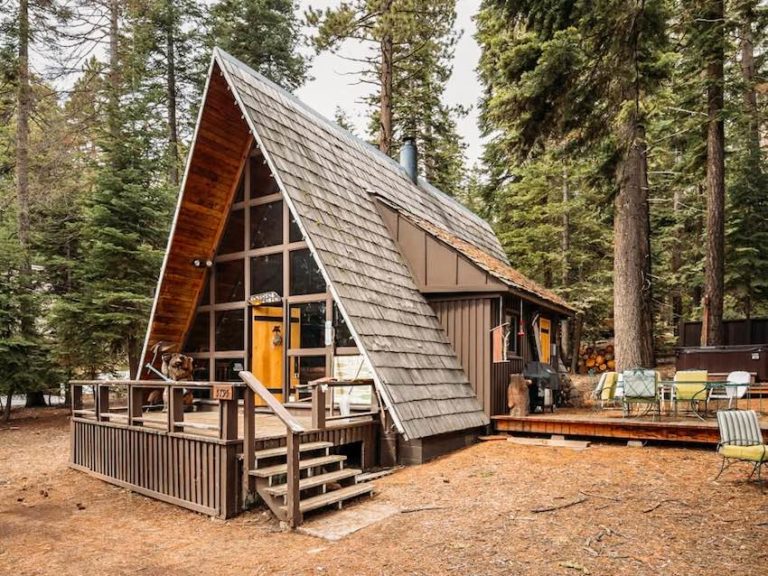 30 Magical Wood Cabins to Inspire Your Next Off-The-Grid Vacay | Decoist