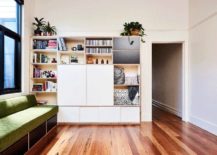Gorgeous-family-room-deisgn-with-a-versatile-shelf-217x155