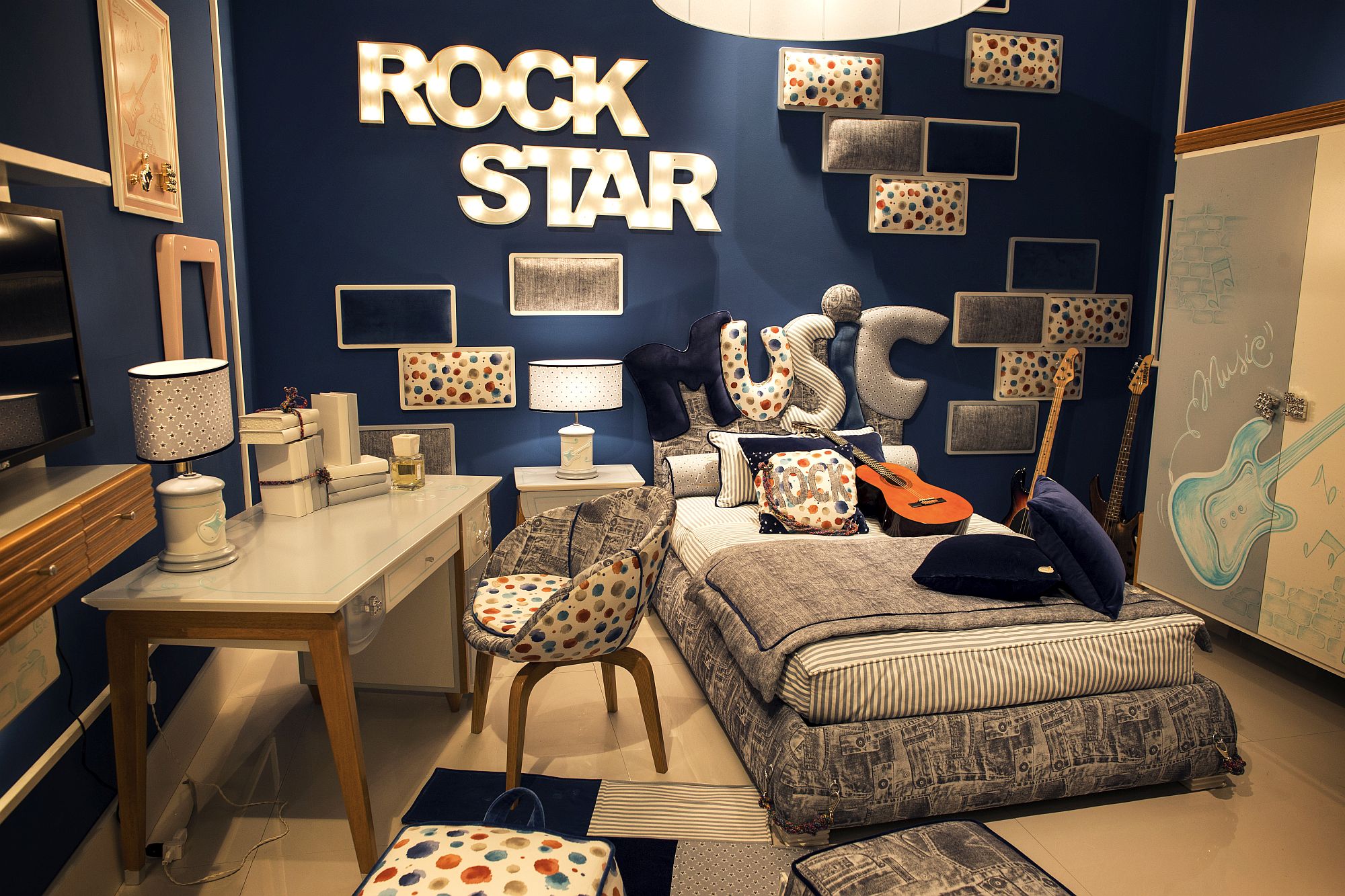 Kids-and-teen-bedroom-design-for-the-budding-rock-star