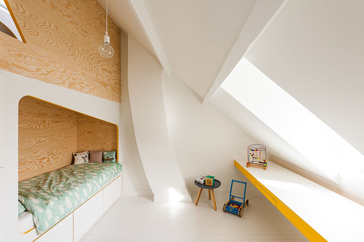 Large window brings light into the kids' room