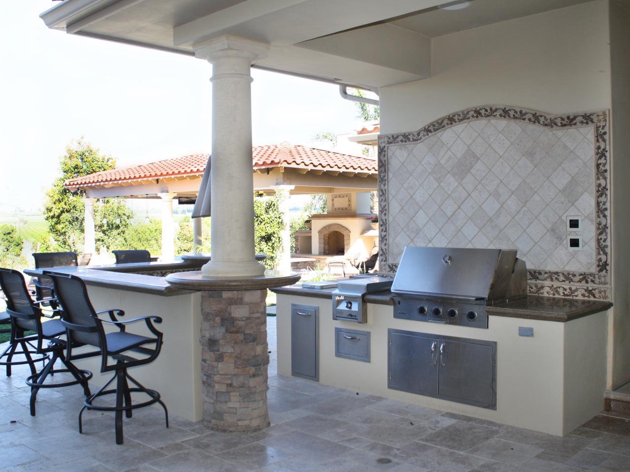 20 Fresh and Modern Outdoor Kitchens