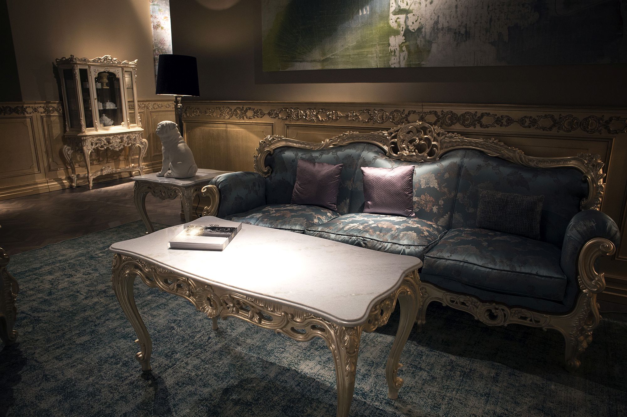 Tradtional couch in gray with Victorian style