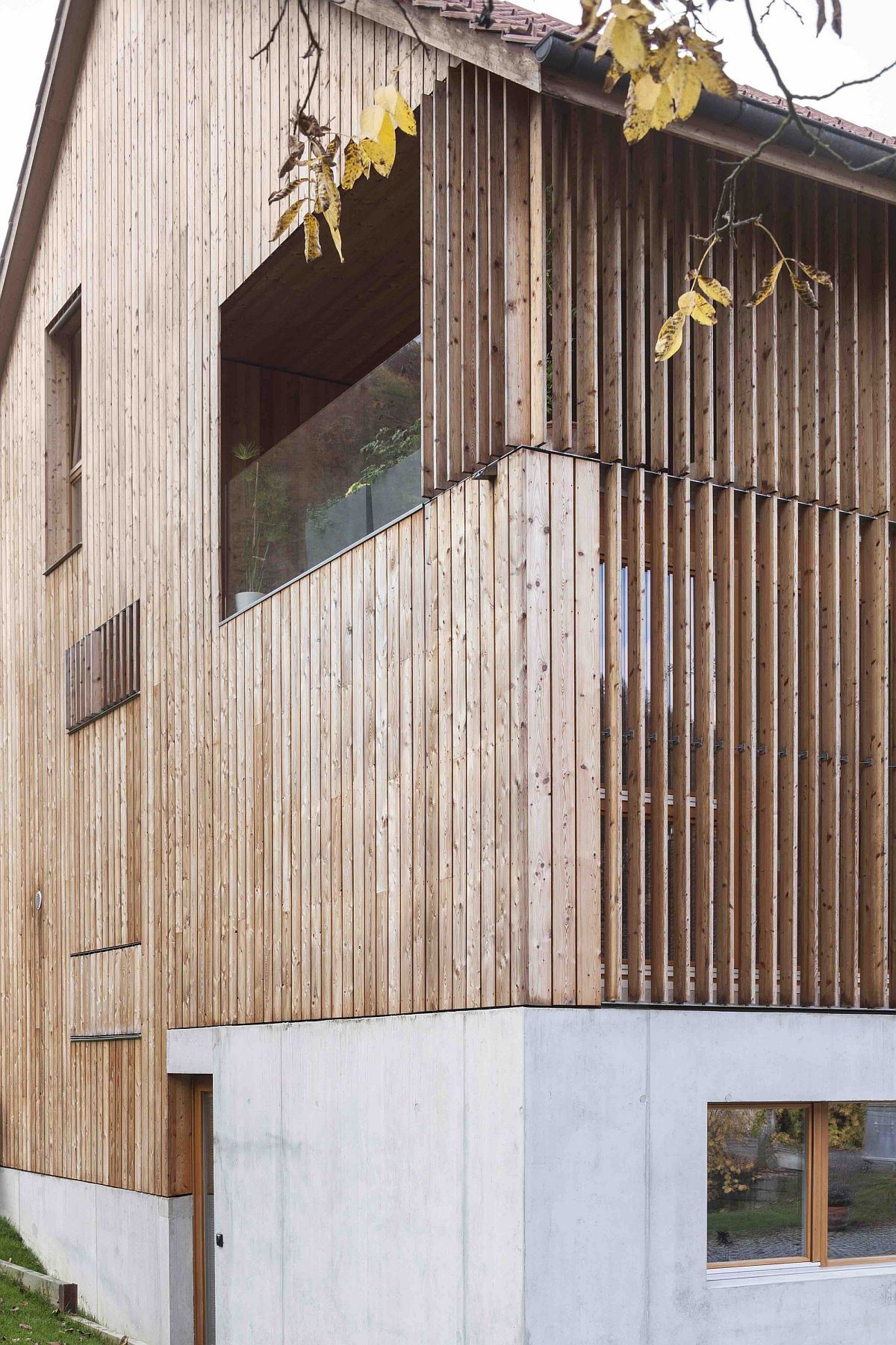 Wooden slats coupled with modern finishes revitalize old barn