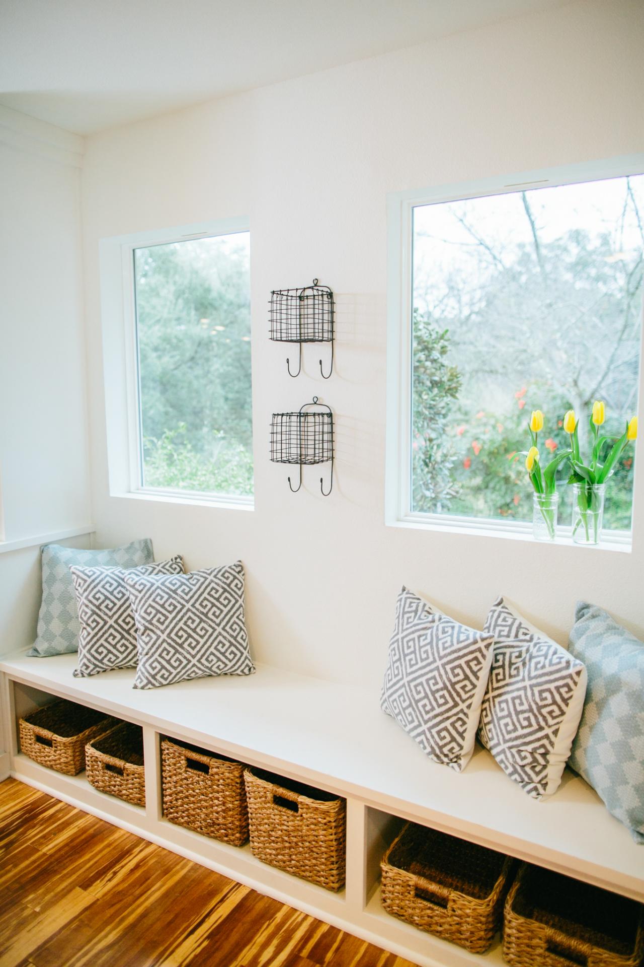 A little window seat bench as a storage solution