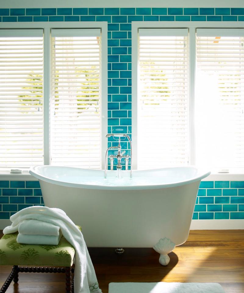 A magical turquoise bathroom