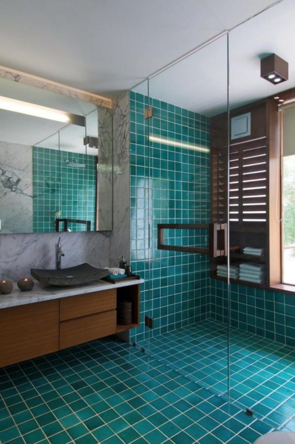 Turquoise Bathrooms: Timeless and Captivating Interior | Decoist