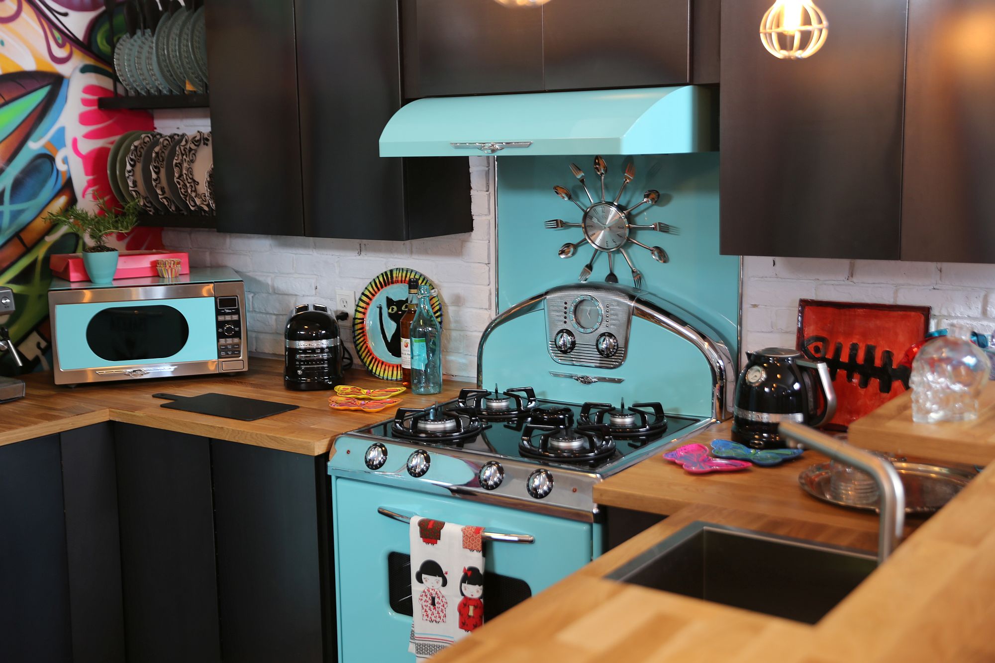 Design Touches of a Retro Kitchen