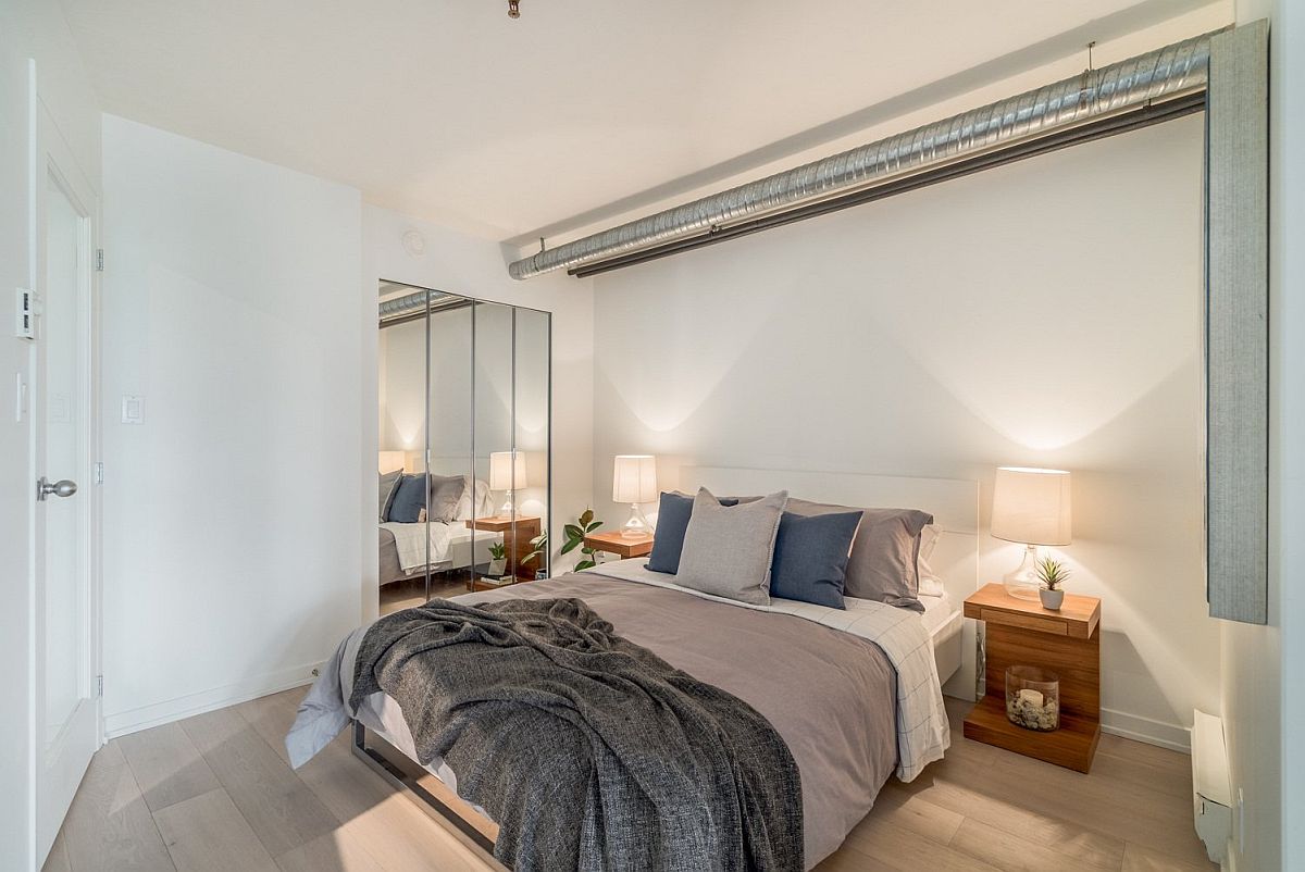 Mirrored doors for the bedroom wardrobe