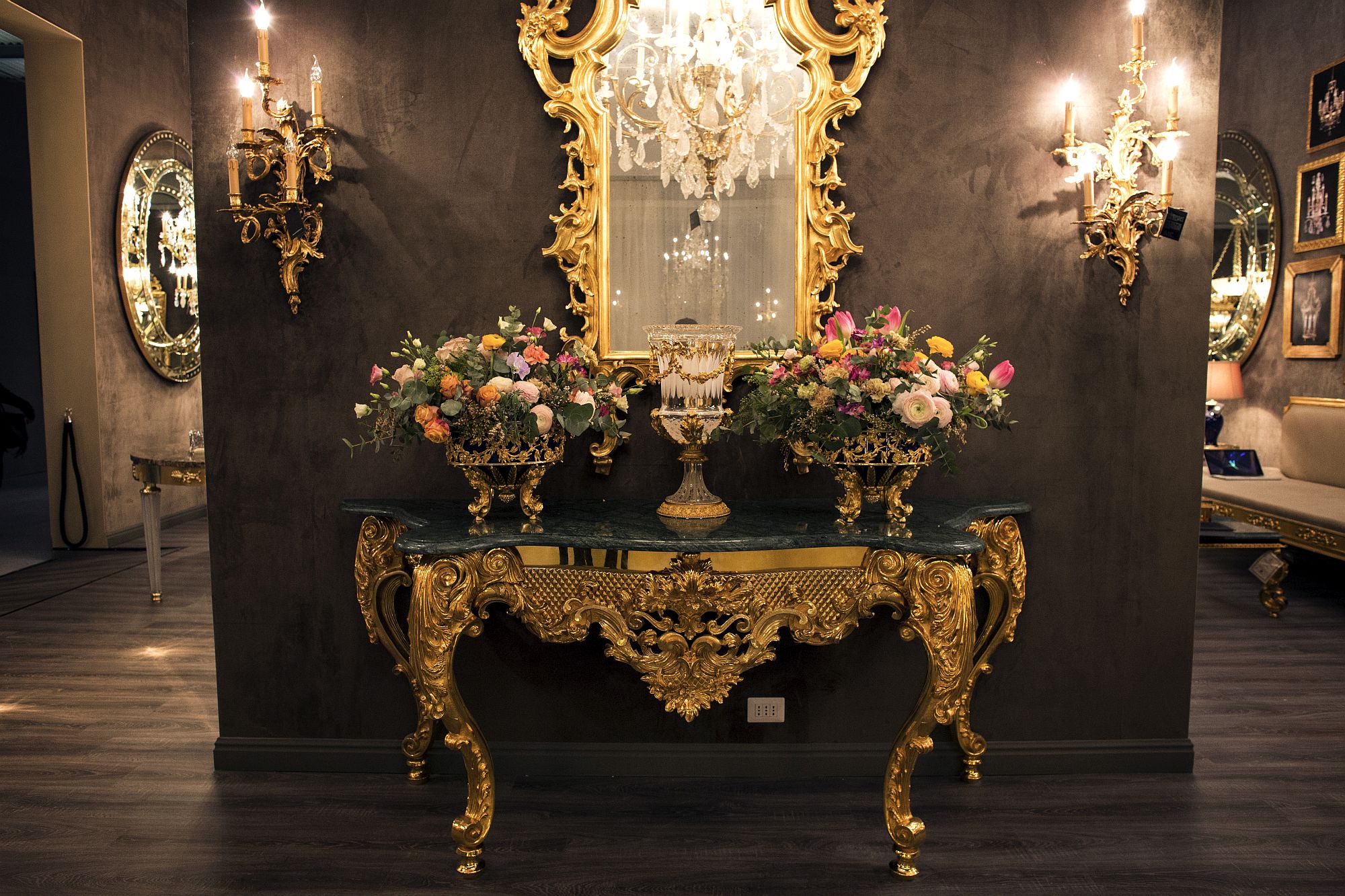 Ornate-gold-frame-of-the-mirror-brings-back-regal-Victorian-style