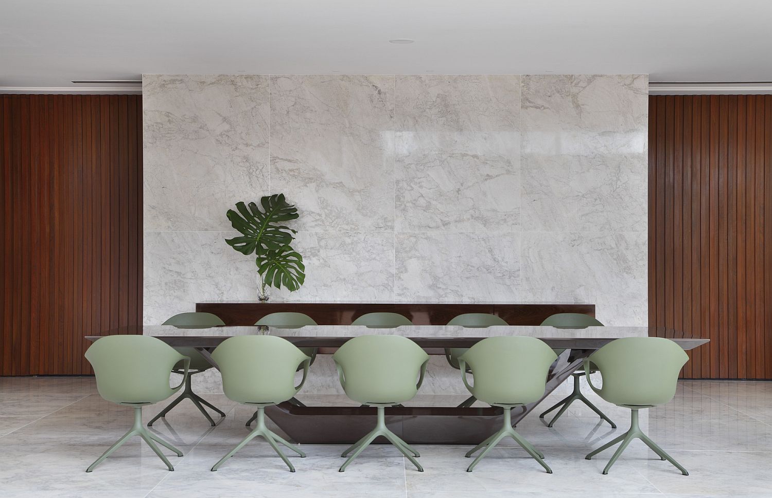 Polished stone wall for the contemporary dining room