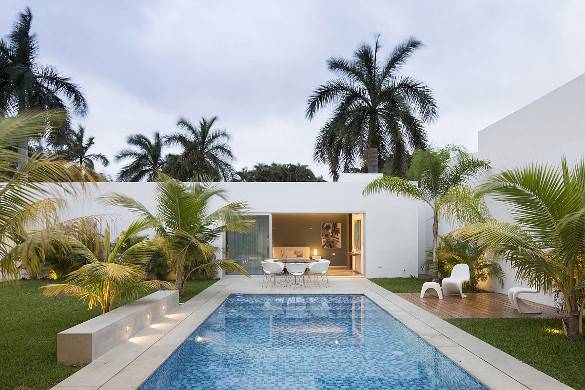 Pool area and front yard of the luxurious home in Yucatan