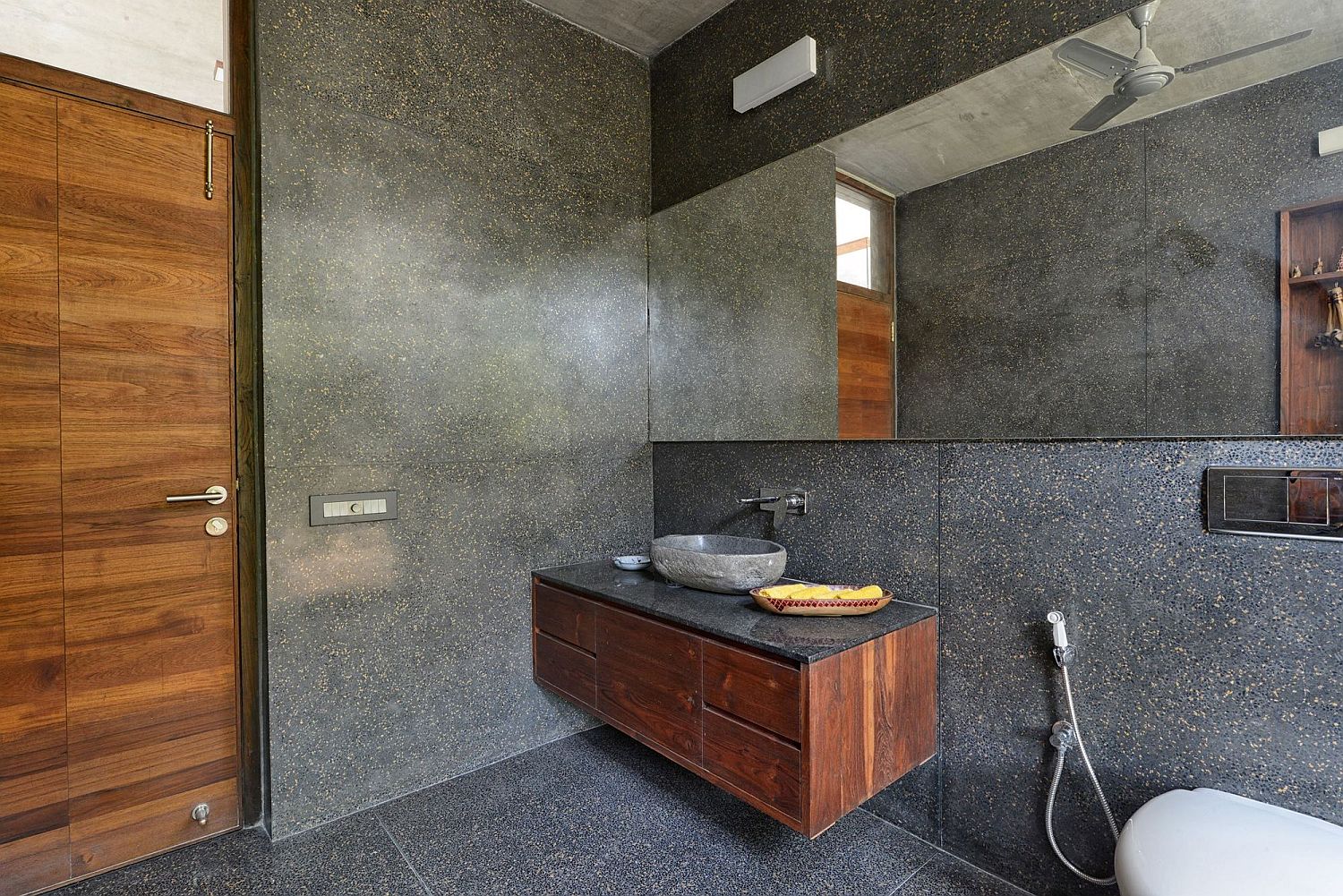 River washed black granite for the modern bathroom