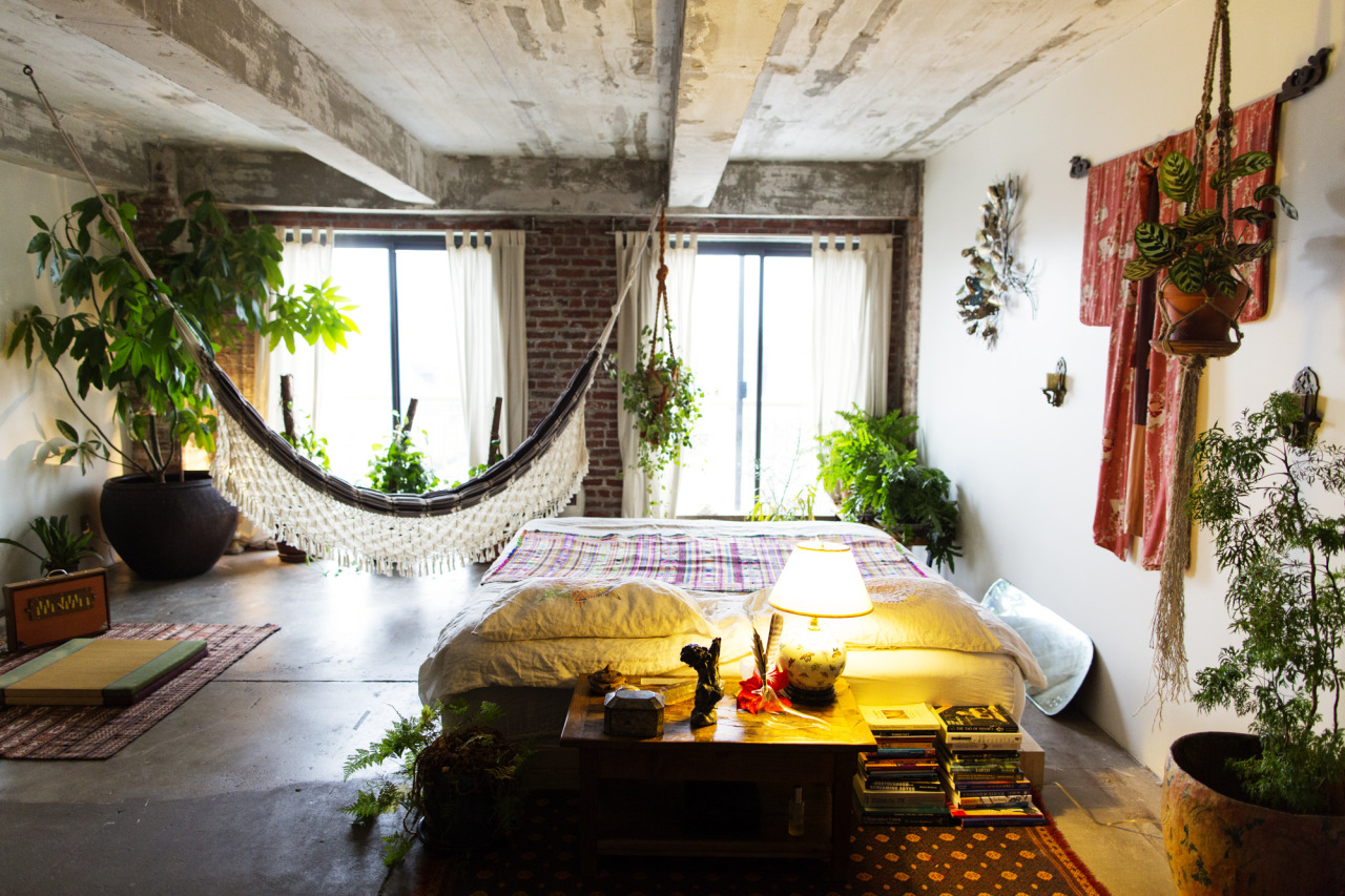 Simplistic hammock in a boho room