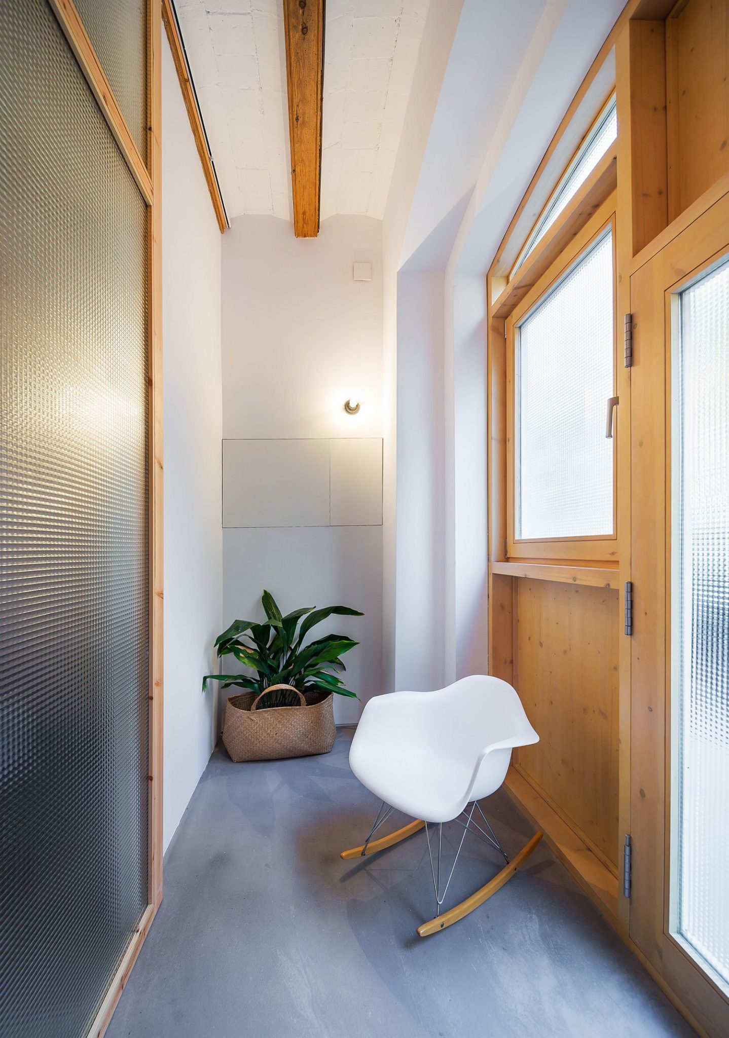 Space-savvy deisgn of the apartment produces a fabulous hallway