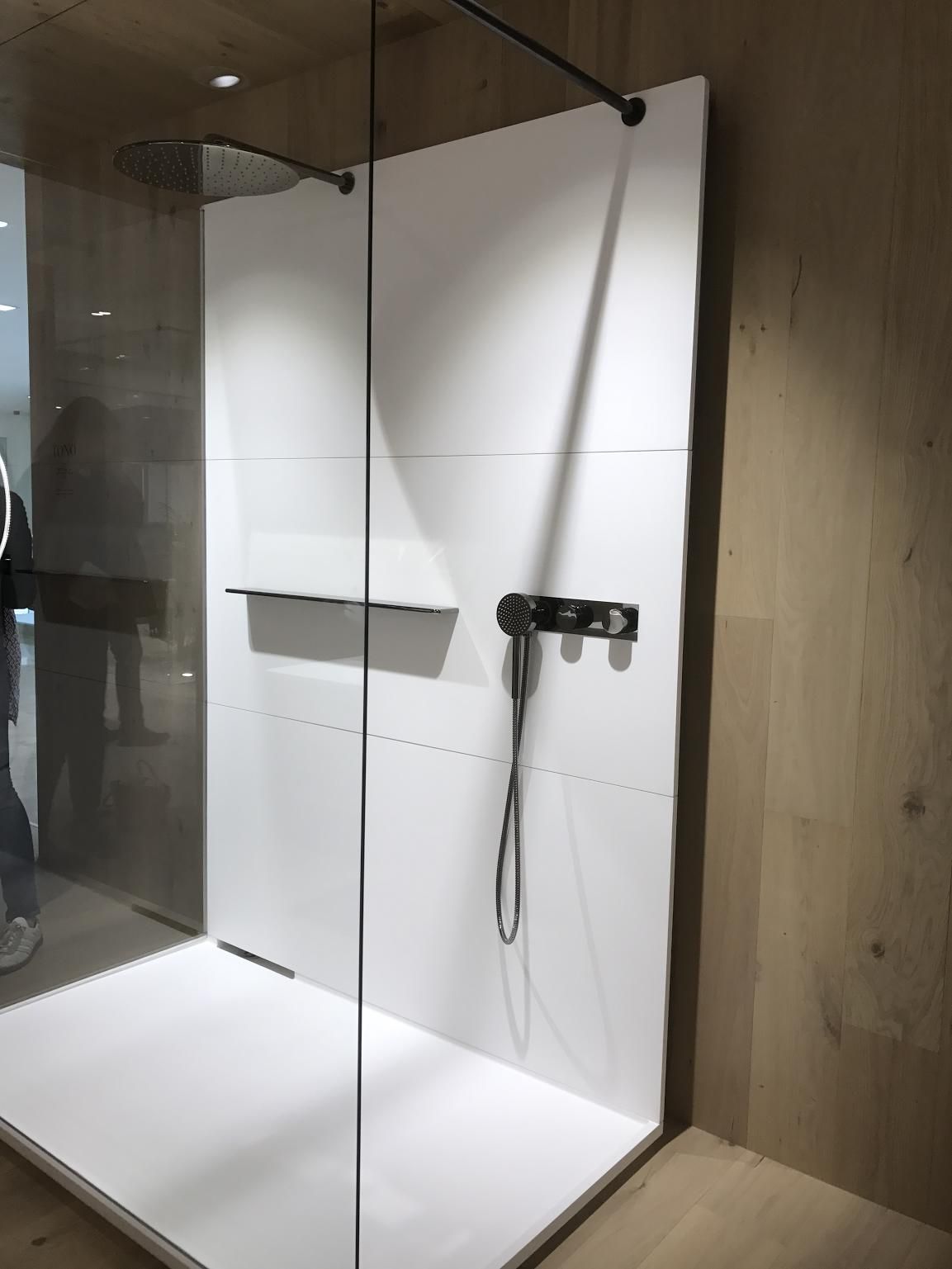 Tono collection - shower area