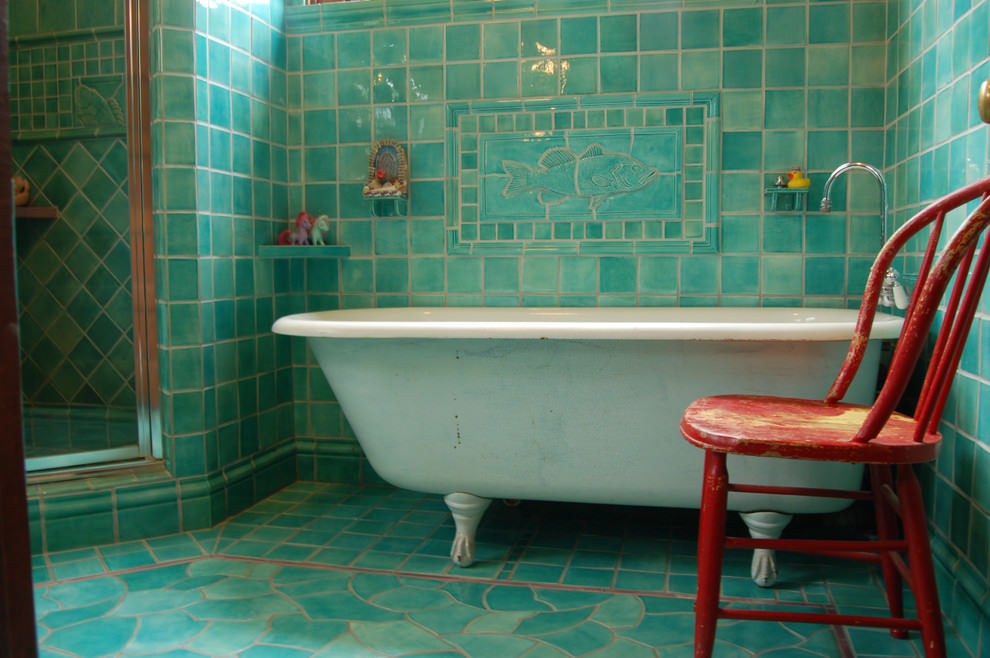 Turquoise interior in a bathroom with a strong antique ambiance