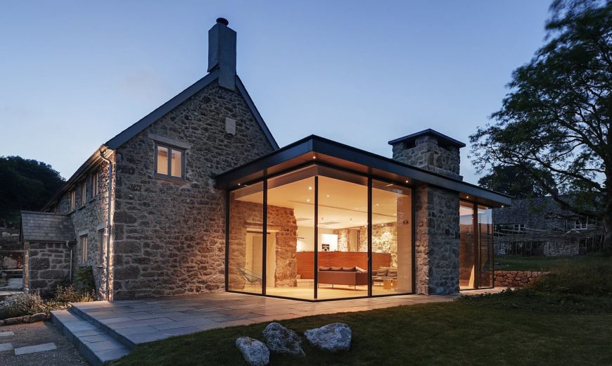 Glass and Timber Extension Revamps 18th Century Farmstead in UK