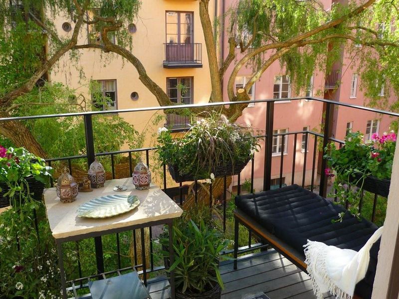 A balanced balcony garden that doesn&#039;t diminish comfort