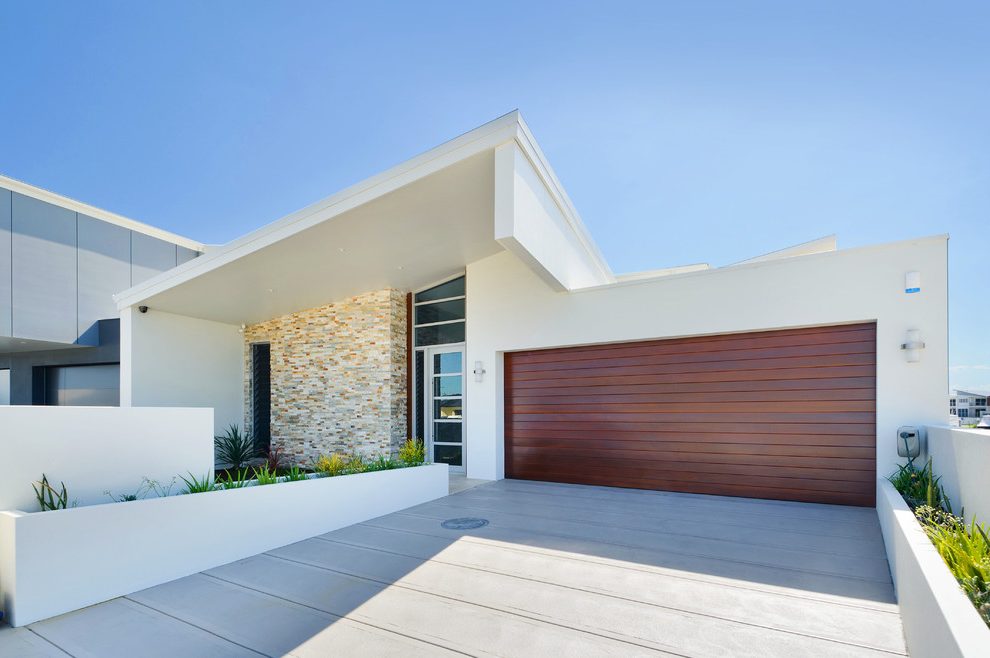 30 Homes That Show Off Their TopNotch Modern Driveway