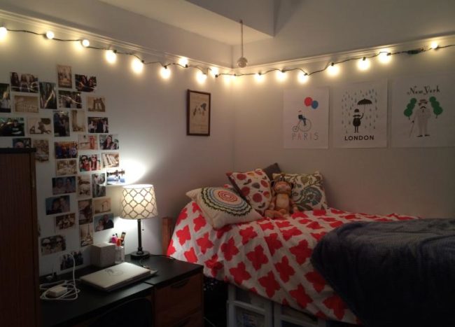 30 Romantic String Light Ideas For the Bedroom