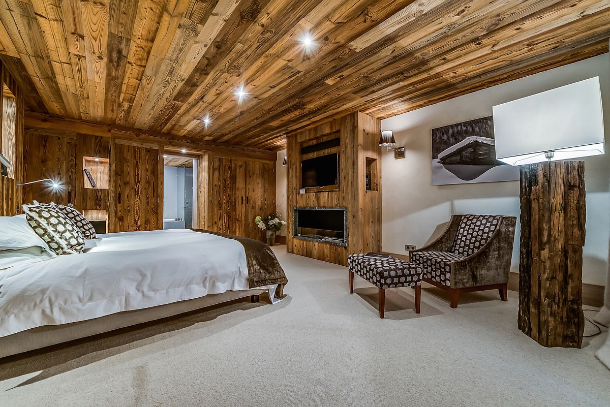 Chalet-bedroom-in-white-and-wood