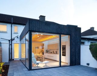 Copeland Grove: A Tantalizing Timber, Charred Wood and Glass Extension