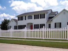 Living the American Dream with a White Picket Fence! | Decoist