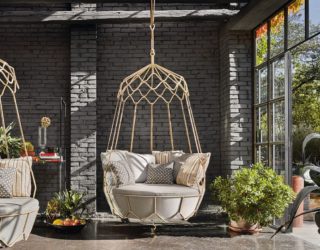 Cozy Retreat for Summer and Beyond: Sunroom Seating Ideas