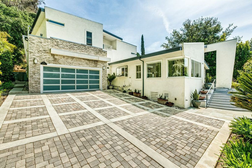 Modern driveway that feels connected to the house