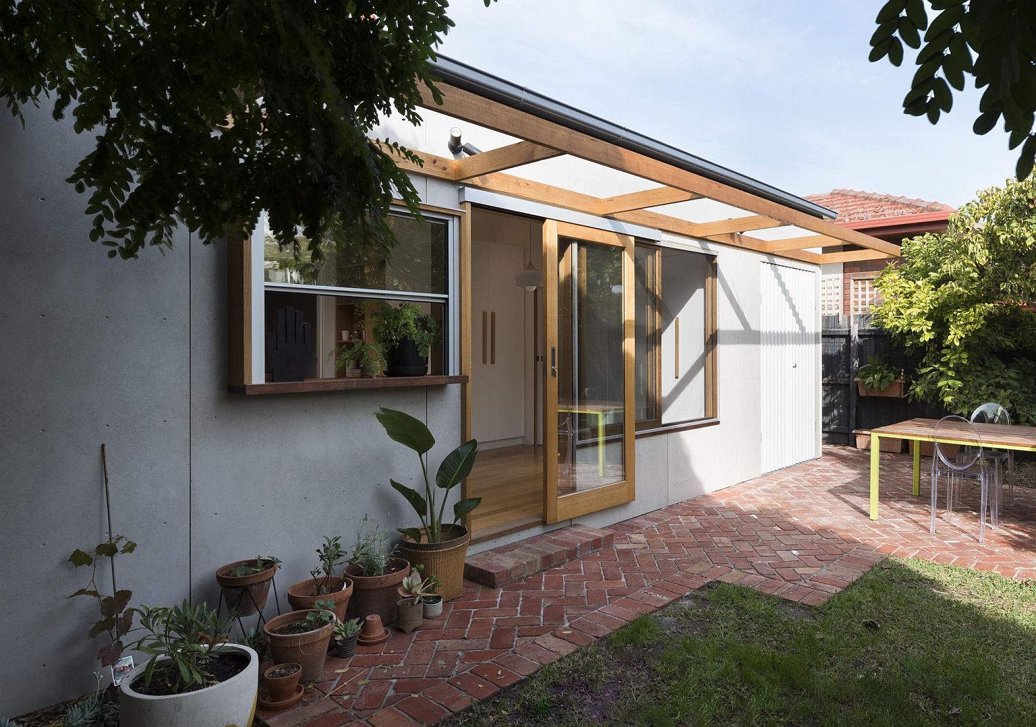 Rear-contemporary-addition-to-Victorian-townhouse-in-Melbourne