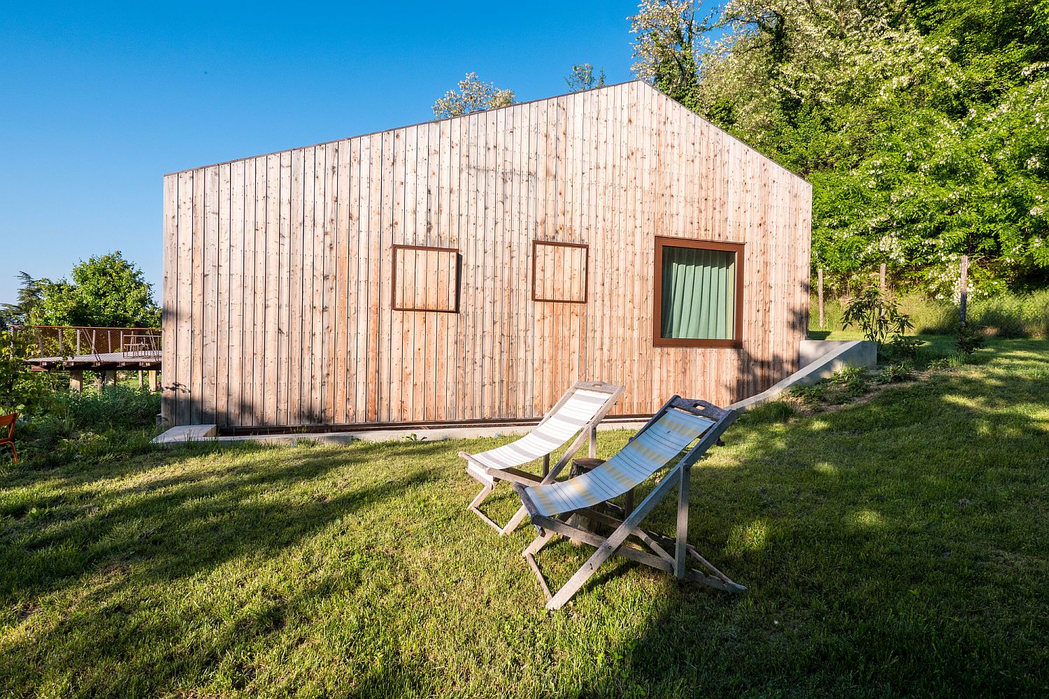 Relaxing shaded outdoor area around the charming B&B