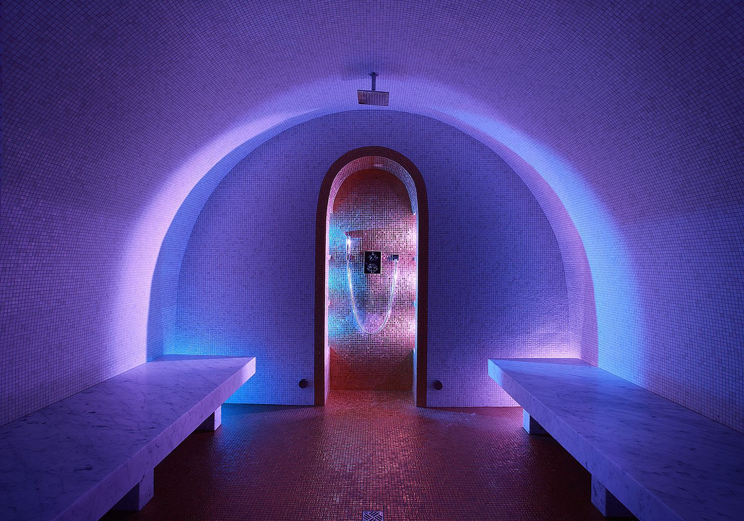 Sauna-with-unique-lighting-at-Marco-Polo