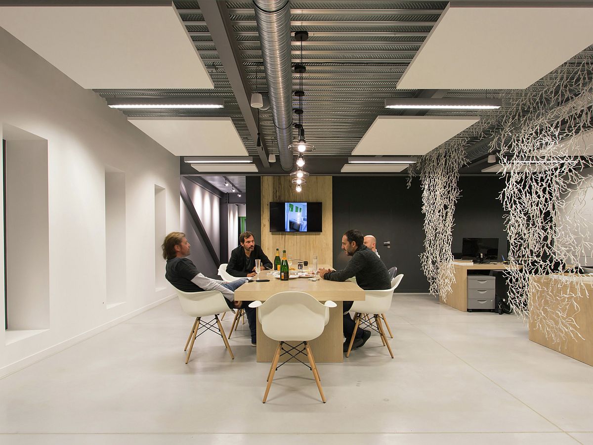 Scandinavian-style-meeting-spaces-with-an-industrial-touch