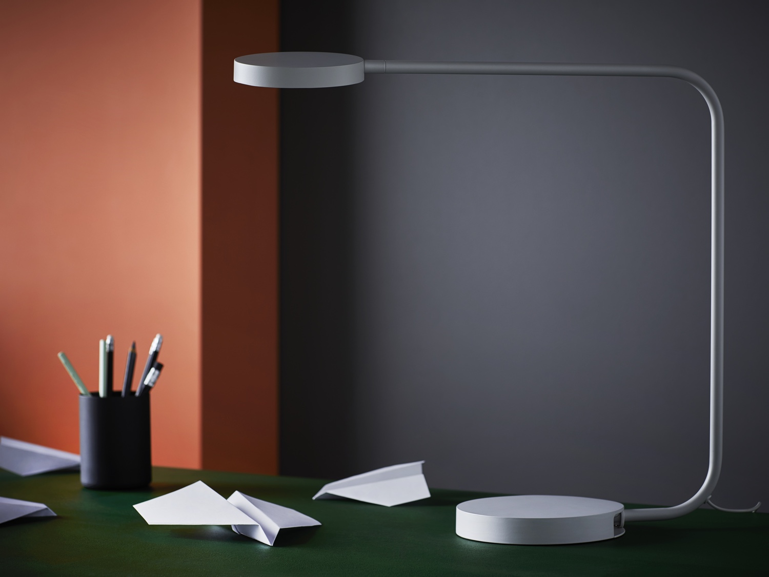 YPPERLIG LED table lamp