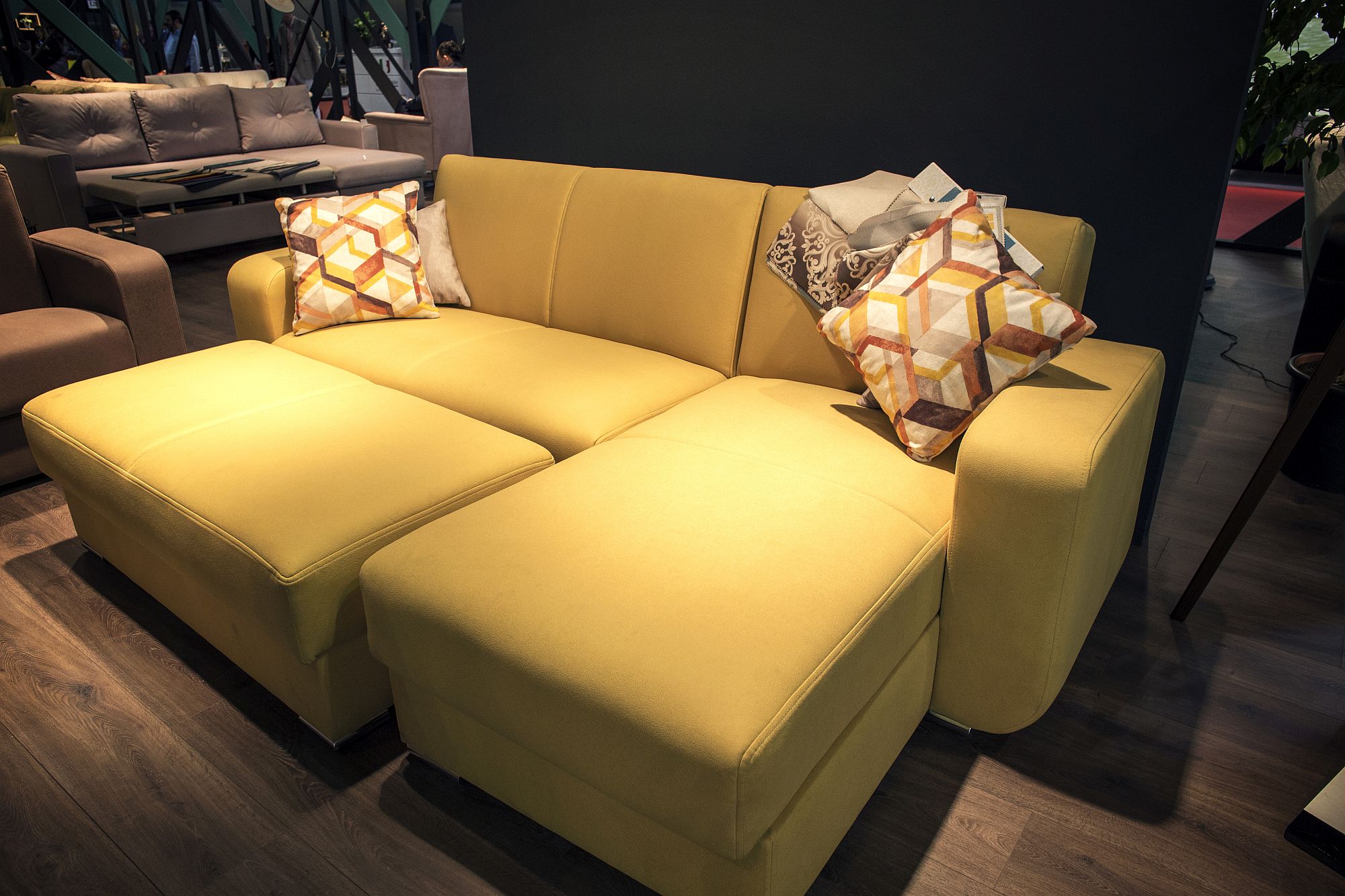 Adaptable units allow you to create a dynamic sofa that changes with your needs