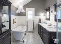 Beach-style-and-modern-aesthetics-are-combined-seamlessly-in-this-black-and-white-bathroom-217x155