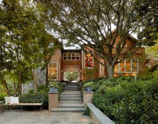 Shingle-Style Californian Home Blends Natural Majesty with Modernity