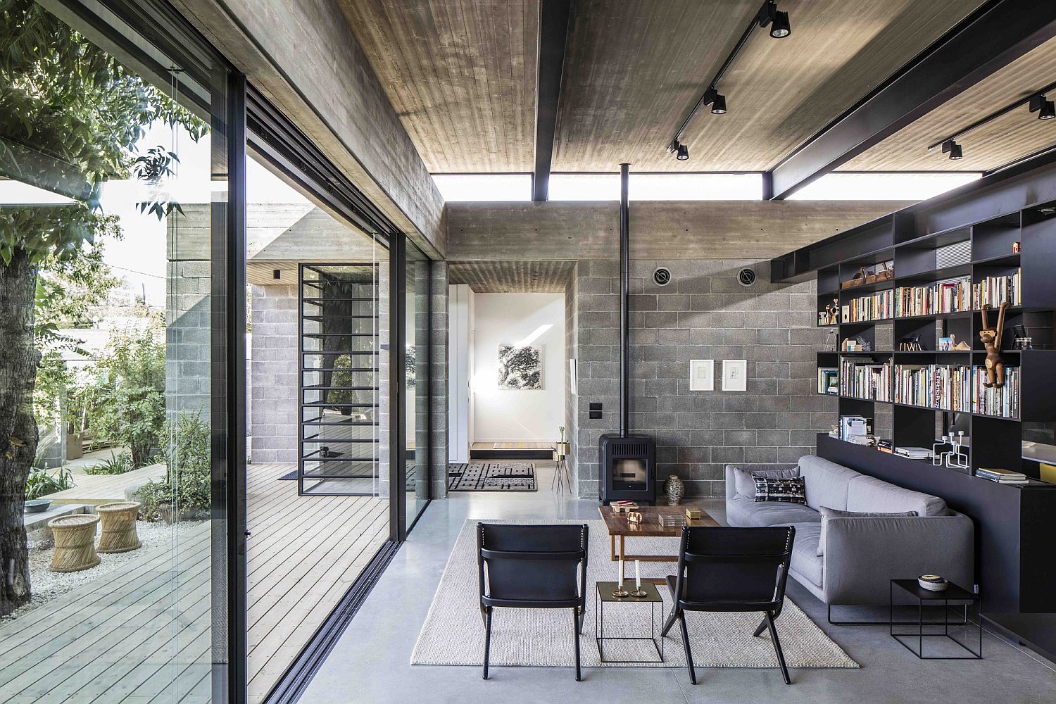 Contemporary Family Room In Modern Israeli Home With Concrete Ceiling 