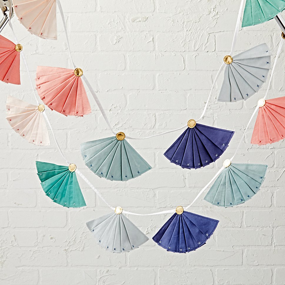 Fabric fan garland