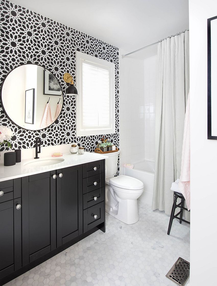 Gorgeous black vanity for the traditional bathroom in white