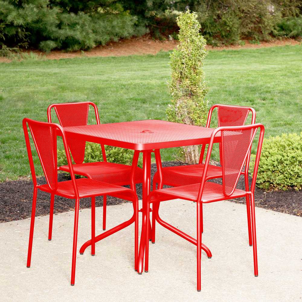Grenadine-outdoor-table