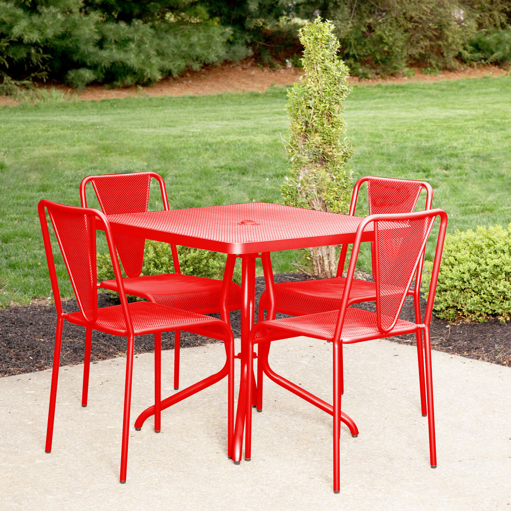 Grenadine outdoor table